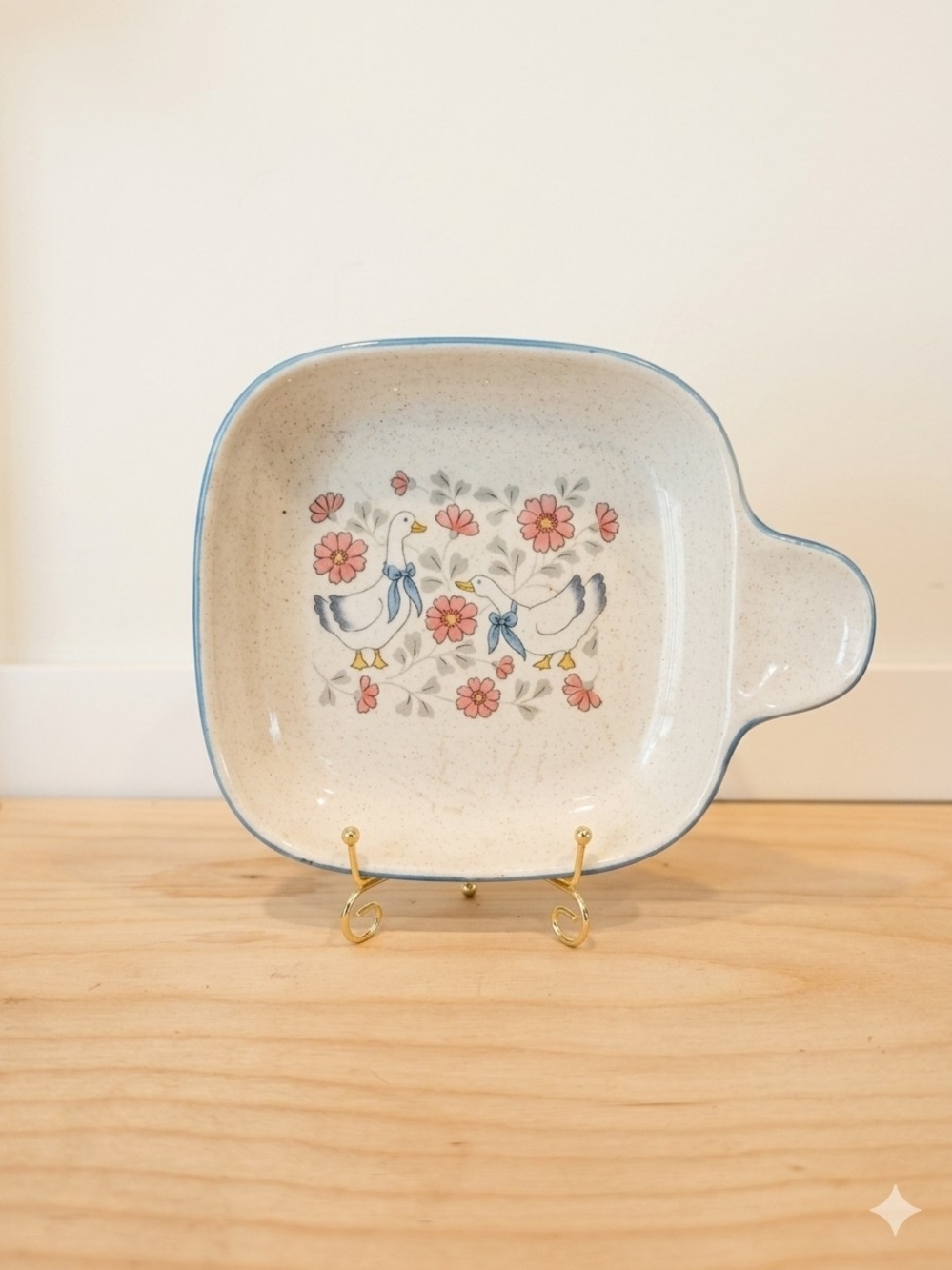 Vintage Speckled Stoneware Country Geese Baking / Serving Dish Goose